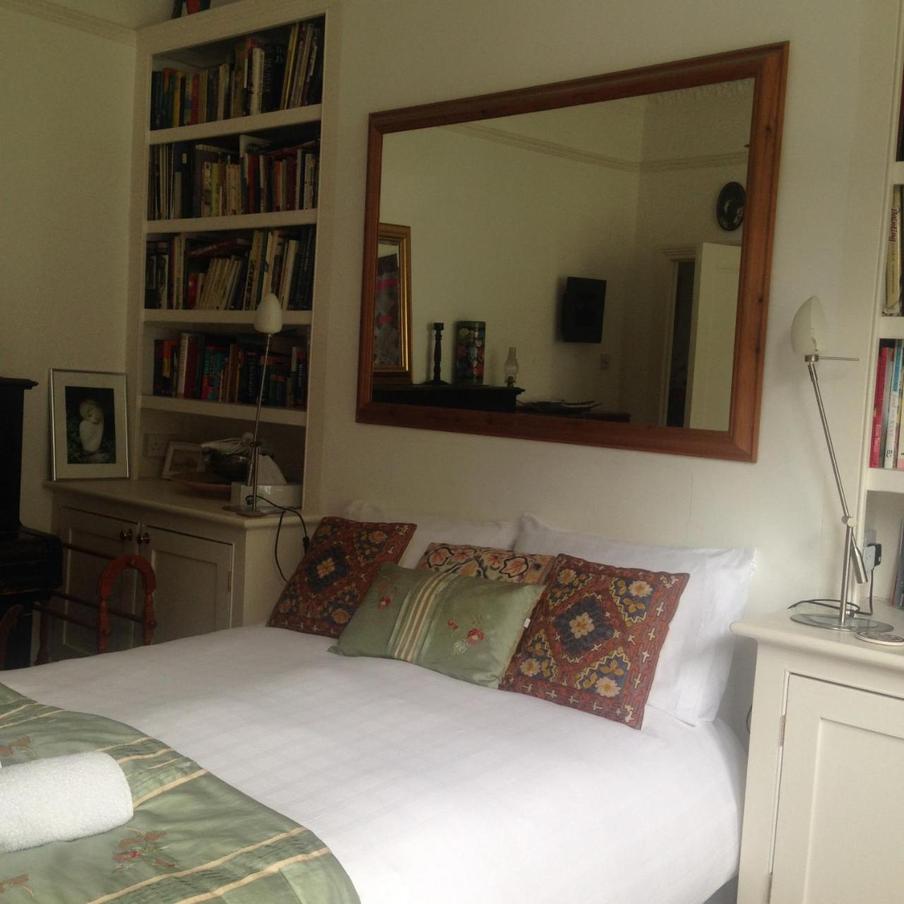 Holmewood Homestay Лондон Экстерьер фото
