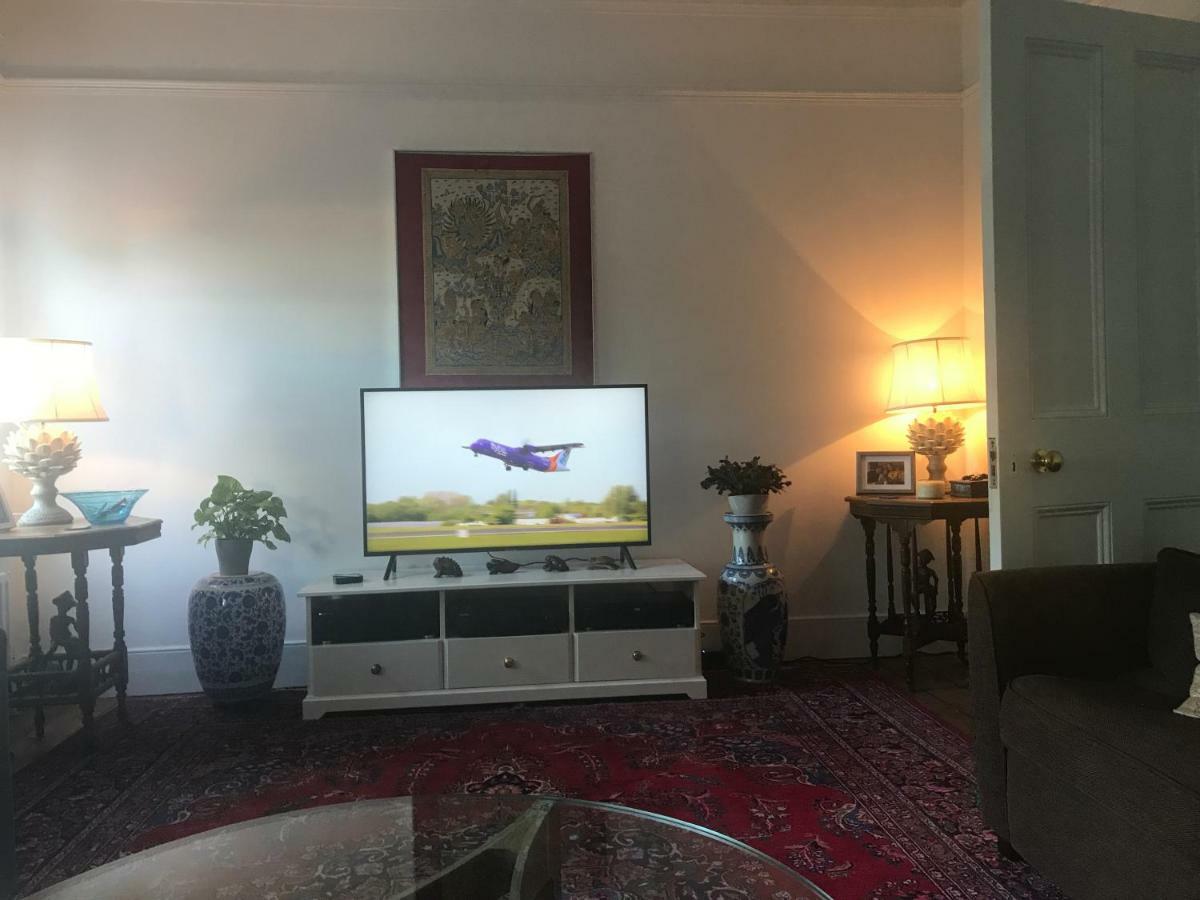Holmewood Homestay Лондон Экстерьер фото