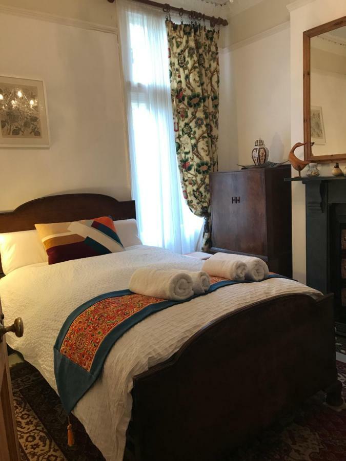 Holmewood Homestay Лондон Экстерьер фото